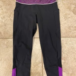 Women’s Lululemon Cropped Leggings!